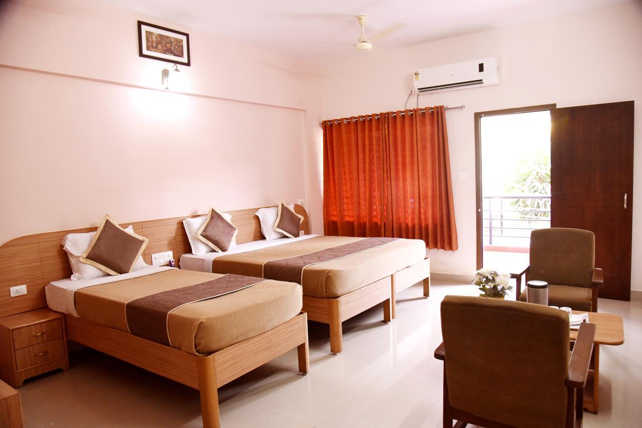 Slr Residency Hotell Subrahmanya Exteriör bild