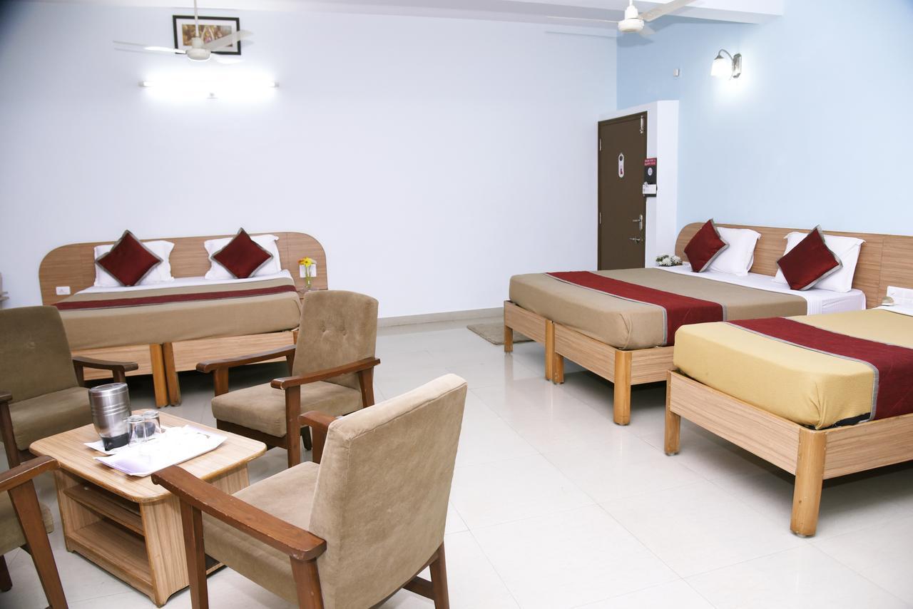 Slr Residency Hotell Subrahmanya Exteriör bild