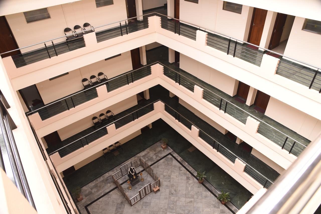 Slr Residency Hotell Subrahmanya Exteriör bild