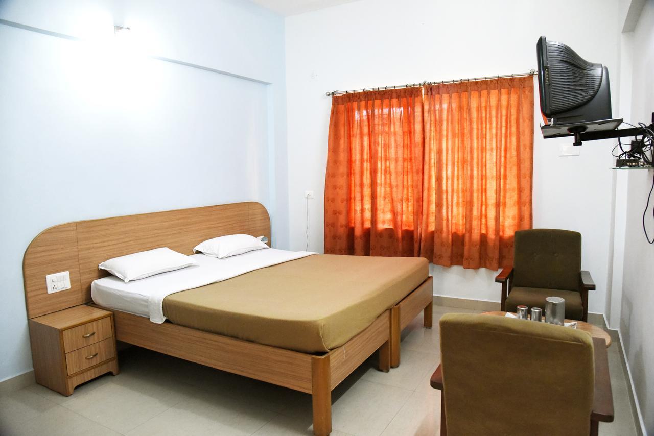 Slr Residency Hotell Subrahmanya Exteriör bild